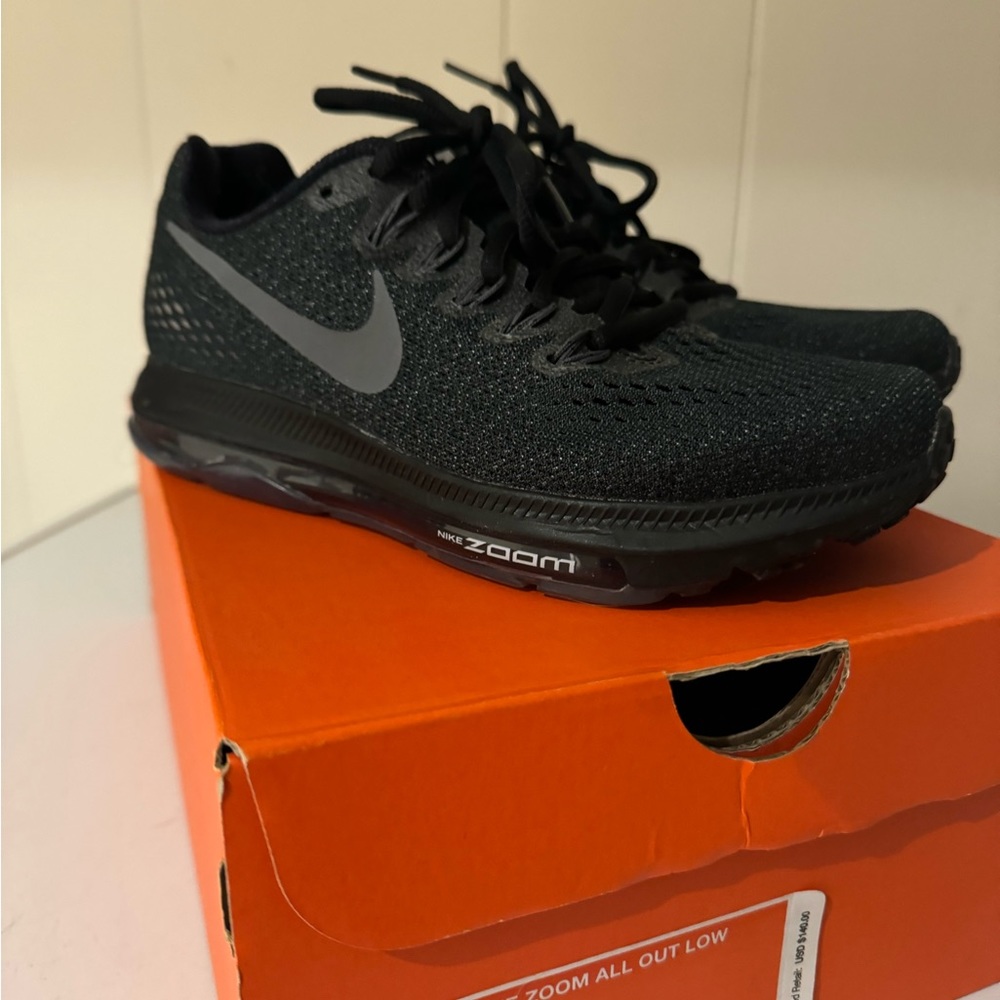 Women’s Nike sneakers